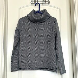 Women's Black and White Sweater
